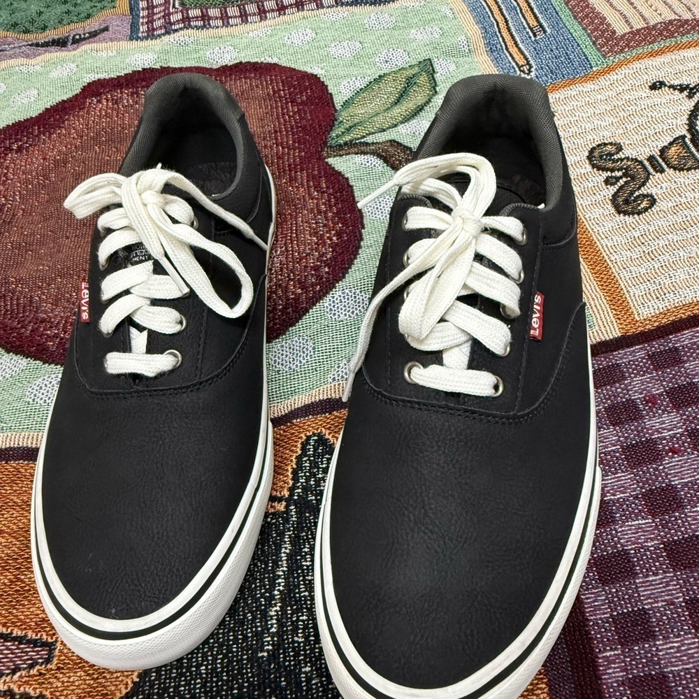 Levi's Men's Black Sneakers with White Accents - Picture 2 of 10